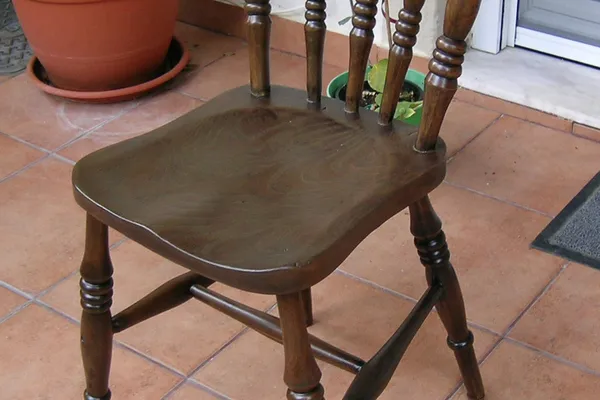 Αναπαλαίωση –επισκευή  καρεκλών